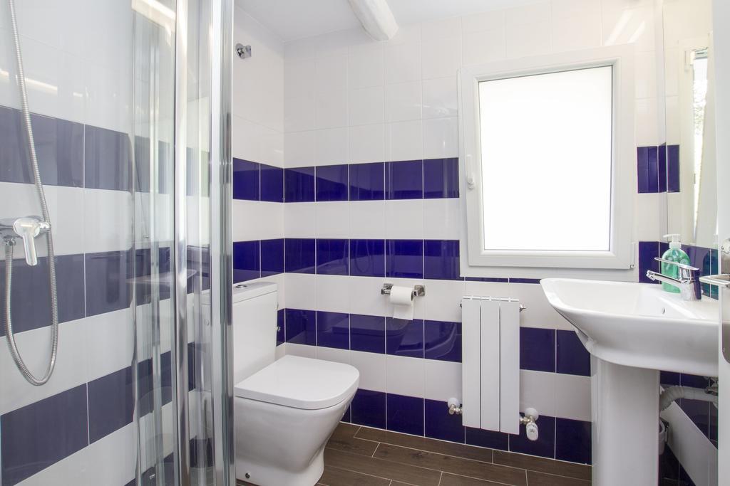Double Room Private External Bathroom